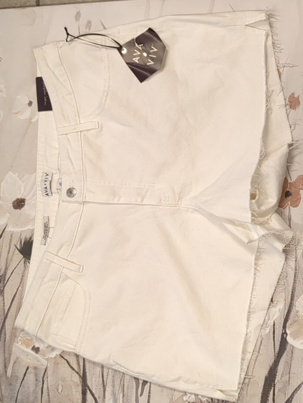 Ava & Viv White Frayed Hem Denim Shorts